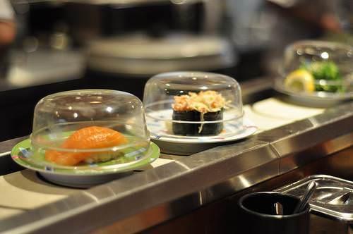 Bu servis otomat ile restoranlarda garsonlara ihtiya kalmyor...