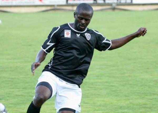Souleymane Youla-Honved<br>    Eski Kulp: Genlerbirlii, Beikta, Eskiehirspor, Denizlispor