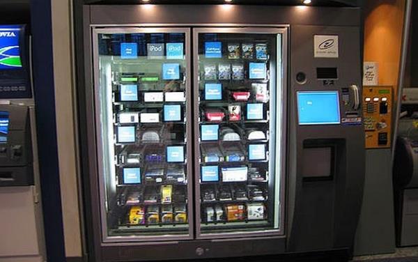 38. Bedava kola iin lmek  <br>  Amerika`da 1995 ylnda bir kola makinesinden bedava iecek almaya alan adam makineden frlayan kutu kolann kafasna isabet etmesi sonu hayatn kaybetti.