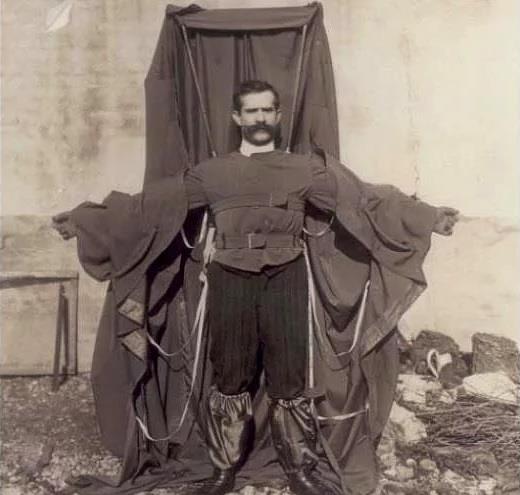 8. cadn denerken ld  <br>  1911 de Fransz terzi Franz Reichelt kendi buluunu test etmeye karar verdi. Kendi yapt elbise eklindeki paratle Eyfel kulesinden atlad. Ama parat almad.