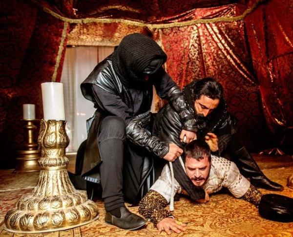 ki sezondur dizi ekimleri nedeniyle ok youn olan ve talyan ei Katherina Mongio ve  ocuuna fazla vakit ayramayan Mehmet Gnsr...