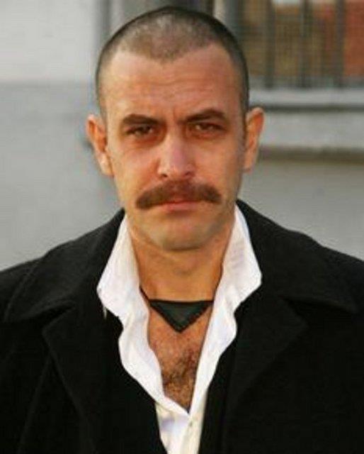 Keanl Ali Destan'nda ise byle grnyor.