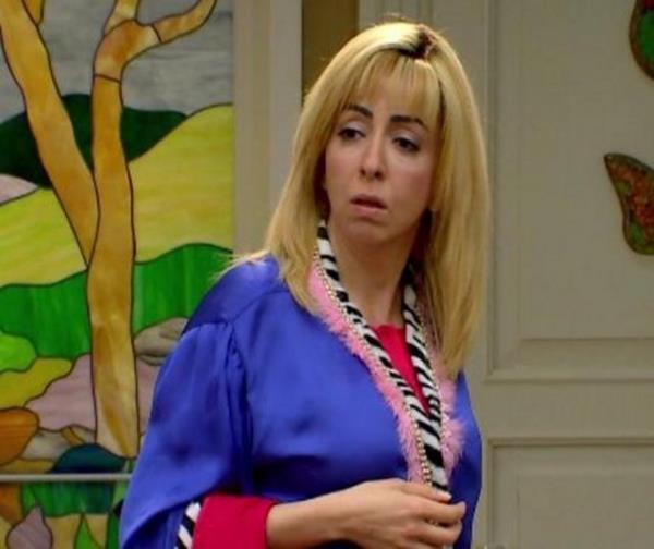 Daha nce hep koyu renk dalgal salaryla izlediimiz Eren, yeni dizisinde farkl bir karaktere brnyor.