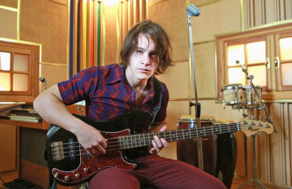 nl ynetmen aan Irmak'n son filmi 'Unutursam Fslda'da oynayan oyuncu, rol gerei 70'li yllara dnd.