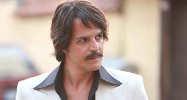 Muhteem Yzyl&#8217;da kaftanla grmeye altmz Mehmet Gnsur, yeni filminde bambaka bir kimlie brnd.