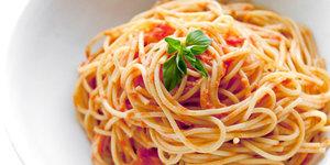 3 Yemekler ile ekmek, pirin pilav ve makarna yenilmemeli!