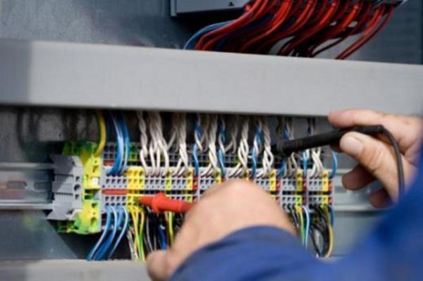 32. Elektrik Teknisyeni Yllk geliri: 57 bin 141 Dolar