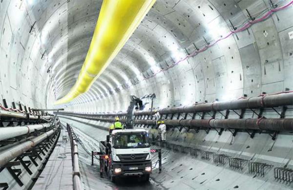 kinci ksm ise 5.4 kilometrelik boazn altndan geen tnel kazs. Yine Harem&#8217;den balayarak Gztepe&#8217;ye kadar uzanan nc ksmda alt ve st geitler, ek eritler yaplarak rahat bir ulam amalanyor.Kreditrler ED&#8217;i zorunlu tuttu