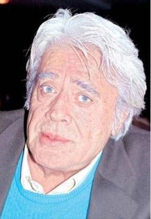 Yeilam'n efsane oyuncularndan olan Cneyt Arkn, oyunculuk yapt dneme yakkllyla da damga vurmutu. Arkn'n kk olunun da babasndan geri kalan yan yok...