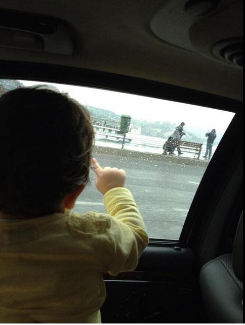 brahim Tatlses, eski ei Ayegl Yldz&#8217;n yannda kalan kz Elif&#8217; Ada&#8217;ya hasret. 31 gndr kz Elif Ada&#8217;y sadece bir dn treninde gren Tatlses, takipilerine gzel bir srpriz yaparak sosyal medyada kzyla ekilmi fotorafn paylat.