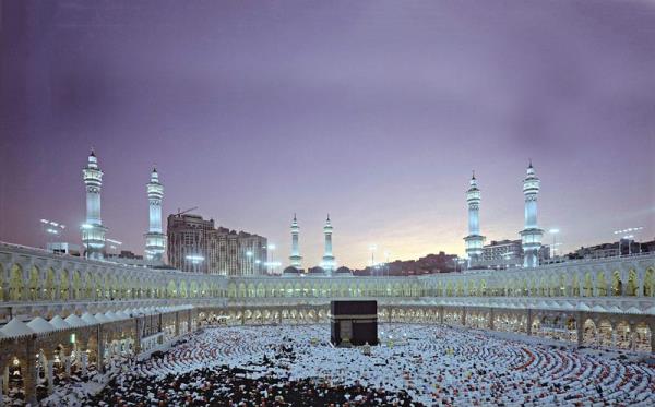 Kabe etrafnda ina edilen elik halkadan tavaf alan hizmete ald