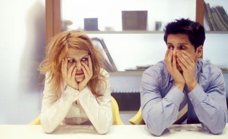 POLTKA VE NANLAR    <br>nsanlar her iki konuda da gl ve tutkulu grlere sahiptir. Bu sebeple i arkadalarnzla aranzda soukluk oluabilir ve kariyerinizi negatif etkileyebilir.