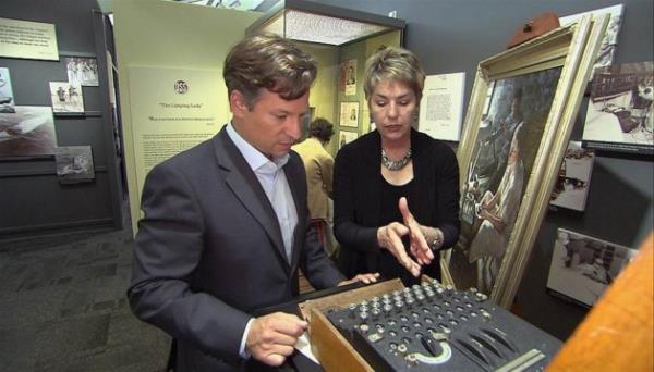 kinci Dnya Sava srasnda Almanlar tarafndan kullanlan Enigma Makinesi, neredeyse krlmas imkansz kodlar reterek mesajlar ifreliyordu.