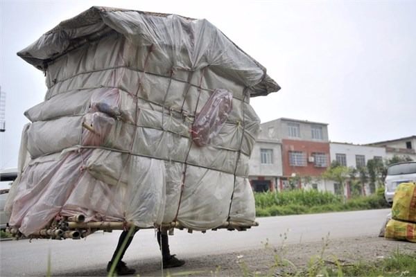 in<br>    2013 ylnda, in'de gmen bir ii tarafndan tanabilir oda olarak tasarlanm.