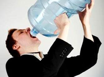 12. drar problemleri    <br>  ster inann ister inanmayn ama gnde 4-7 kez iemiyorsanz, yeterince su imiyorsunuz demektir. drarnzn koyu renk olmas da susuzluun bir baka gstergesidir. Ar durumlarda, dehidratasyon idrar yolu enfeksiyonlarna yol aabilir ki acilen doktora grnmek gerekir.