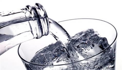 5. Eklem ars    <br>  Kkrdak ve spinal disklerin yaklak yzde 80&#8217;ini su oluturur. Attmz her admda kemiklerin birbirine srtnp anmas engellerler. Yeterli su tketmek, komak, atlamak ya da tuhaf bir ekilde dmenin sebep olaca oku absorbe eder.