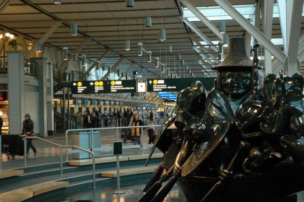 (9- Vancouver Havaliman) Sekizincilikten dokuzunculua gerileyen Kanada Vancouver, Kuzey Amerika'nn en iyi havaliman seildi.