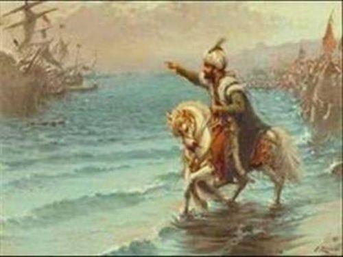 Akemseddin ise gencecik padiah Fatih'i gsterir; &#8216;Sultan Mehmed odur, iekleri ona veriniz&#8217; demek ister. Fatih de Akemseddin&#8216;i gstererek,&#8217;Gidin gene ona verin... Sultan Mehmed benim ama o benim hocamdr&#8217; der.