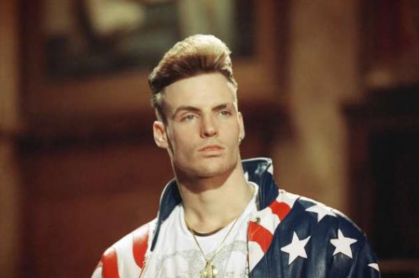 Vanilla Ice  <br>  Ice Ice Baby ile hzla gelen n, Vanilla Ice'n intihar teebbsnn asl sebebiydi. 1994 ylnda ar dozda eroin alan Vanilla Ice ans eseri kurtuldu.