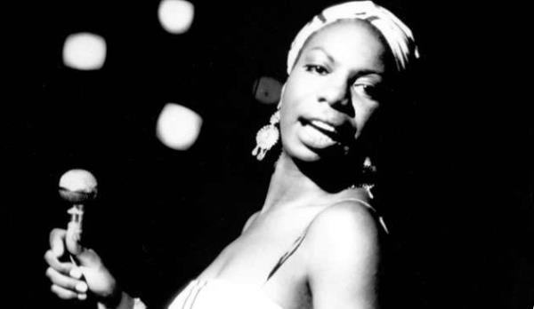 Nina Simone  <br>  Nina Simone 1970 ylnda ar dozda uyku hap alarak intihara teebbs etti.