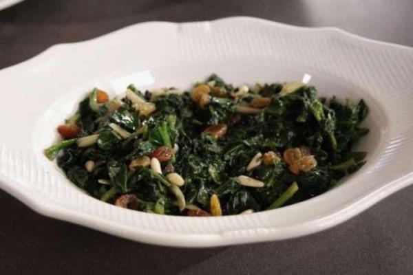 zm rnlerindeki demir, kalsiyum ve potasyum minerallerinin, kemik geliimi yannda kanszl, halsizlii, zayfl ve ishali tedavi edici zellii bulunmaktadr.