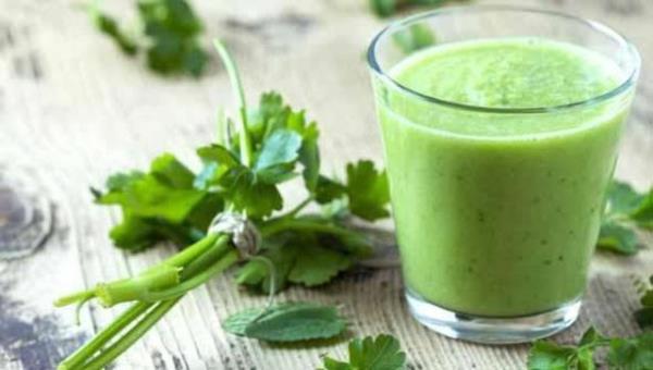 Maydanoz, idrar sktrc etkisiyle demin atlmasn hzlandrr.