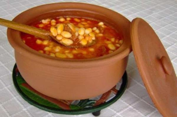 *erdii hayvansal olmayan protein ve lifli yaps ile krmz etten bir eksii bulunmayan kuru fasulye, vejetaryen beslenme iin de bir alternatif.