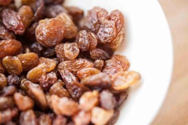 KURU ZMN FAYDALARI<br>  Kuru zm karacier dostudur. Vcudumuzda kan orann artrr.