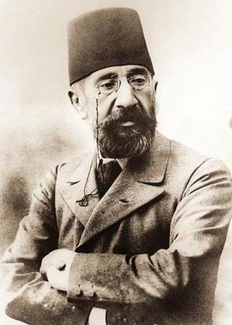 Mehur &#8220; Kaplumbaa Terbiyecisi&#8221; tablosunun izeri olan Osman Hamdi Bey ayn zamanda Kadky&#8217;n ilk belediye bakandr.