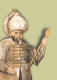 Sokullu Mehmet Paa&#8217;nn Karaaa Yalsnda yanan gayet kymetli bir inci tesbihi vard. mamesi zmrt ve taneleri yakuttu. Devrin kymetli bir hattat imamesinden balayarak bu tesbihin zerine bir Mushaf erif yazmt.