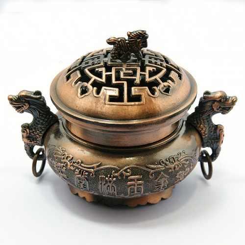 Eski mevltlerde buhurdanlkta d aac yaklr ve glabdanlarla herkesin avucuna glsuyu  serpilirdi. (Bu gn bile mevltlerde ki uygulamalara ne kadar benziyor.)