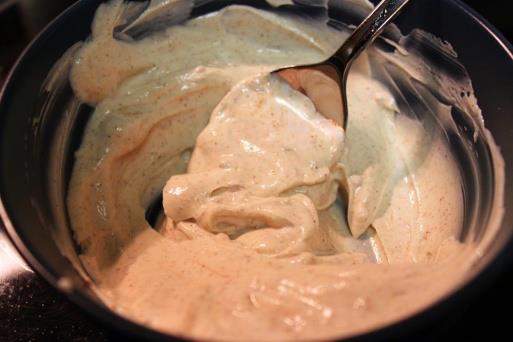 Yasz cips soslar: Az yal olduu iin tercih ediliyor olabilir ama bunun da iinde salksz maddeler var. Cips iin yourt ve baharatlarla sos hazrlayabilirsiniz