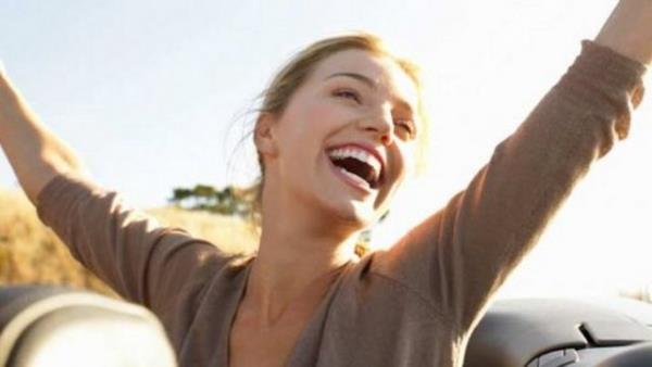 evrenizde grdnz mutlu insanlara arp 'Ben neden bu kadar mutlu deilim' diyorsanz, yazar Karen Hill size mutlu olmann 22 srrn veriyor.