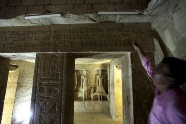 11. ve 12. hanedan krallarnn (..2130-1756) piramitleri daha ok Dahur, Havara ve el-Lahun&#8217;da bulunmutur.Bu dnemden sonra, soylulara mezar olarak kullanlan piramitlerin yapmna son verildi.