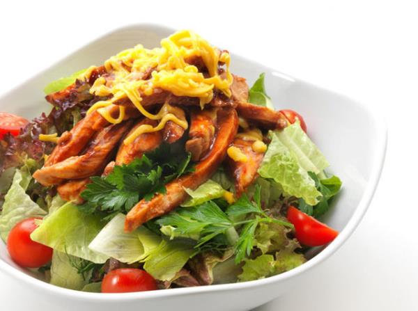 le yemei iinse tavuklu yeil salatay ( ekmekten ve ekerli gdalardan kurtulun ) tercih edin.