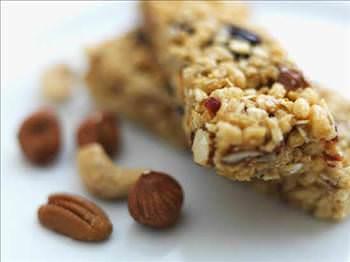 11- Kabuklu kuruyemi, tuzsuz amfst, kabuklu ceviz, yerfst tuzlu attrmalklara olan zlemi gideriyor, daha salkl beslenmeyi salyor.