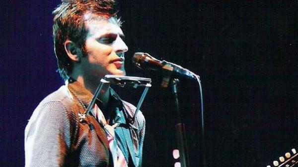 "Harlm karmak iin okuldaki sosyete kantininden cam ieleri toplar satardm" dedi.