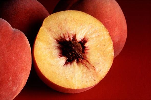 Turuncu:  <br>  Mango mkemmel bir C vitaminidir ve ierisinde bulunan bol miktardaki beta-karoten meyveye turuncu rengini verir.