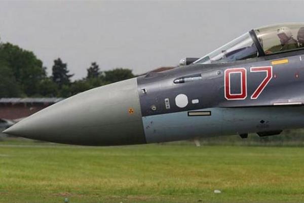 Sukhoi Su-35 : Sava ua modeli Sukhoi Su-35den yakn bir kare.