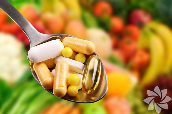 lenmi yiyeceklerle beslenilen gnmzde, vitamin eksiklii ekmek olduka doal. Bunun sebebi doru besinleri tketmemek ya da sindirim sorunlar yznden olmas gerektii gibi zmseyememek olabilir. Hastalanmayabilirsiniz ama vitaminler vcutta tm biyokimyasal reaksiyonlarda kofaktr olduu iin ileyi bozukluklar yaarsnz. Ve bu aksaklklar bazen gizemli yollarla tezahr edebilir.