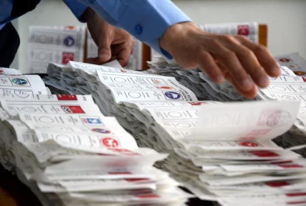 AK Parti&#8217;ye oy veren her 100 kiiden 80&#8217;i hizmetleri iin oy verdim derken, 29&#8217;u lideri iin verdim demitir. Kastedilen lider doal lider, ERDOAN olsa gerek.