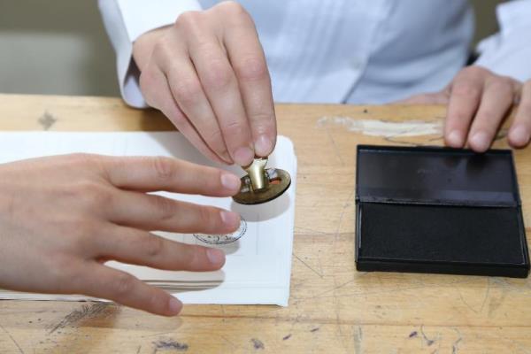 Ancak lideri iin verdim ve AK Parti anayasay deitirmesin diye verdim cevaplarna baktmzda %15-20 civarnda oyun farkl nedenlerle HDP&#8217;ye geldiini gsteriyor.