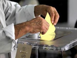 Oy tercihinizde neler etkili oldu?,   <br>  Seim sistemi deimeli mi?,   <br>Bakanlk sistemi gndemden dt m?   <br>Bugn seim olsa hangi partiye oy verirsiniz?   <br>Semen hangi koalisyonu istiyor?  <br>te aratrmann sonular..