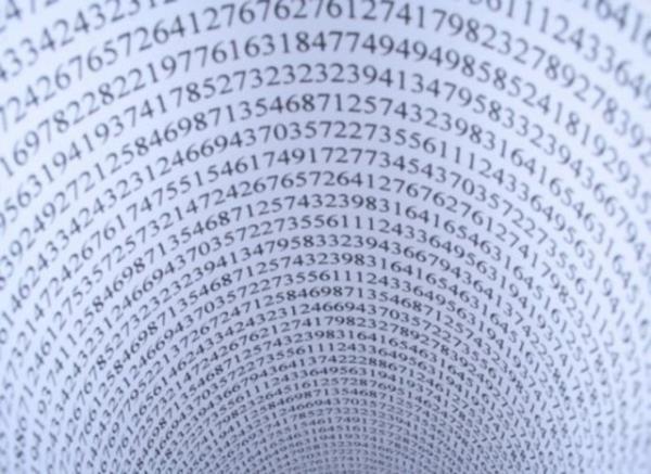 Tarihlerin iinde eer 8 gemiyorsa Hintliler yine de rahat edemiyor ve tarihin tm saylarn topluyorlar sonu olarak 8 ya da iinde 8 geen bir sayya ulayorlarsa bunu yine 8'in lanetine balyorlar.