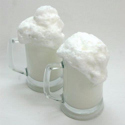 Gktrkler ekiyen yourdun ekiliini azaltmak iin zerine su dktklerinde tesadfen ayran kefetmilerdir.