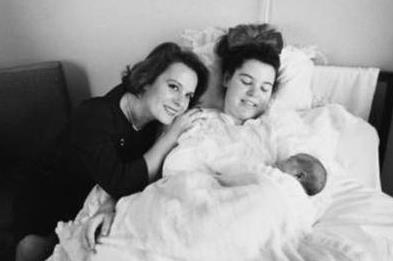 Koyiit'in aile albmnden bir kare daha.. Kz Glah ve byk torunu Aslah.