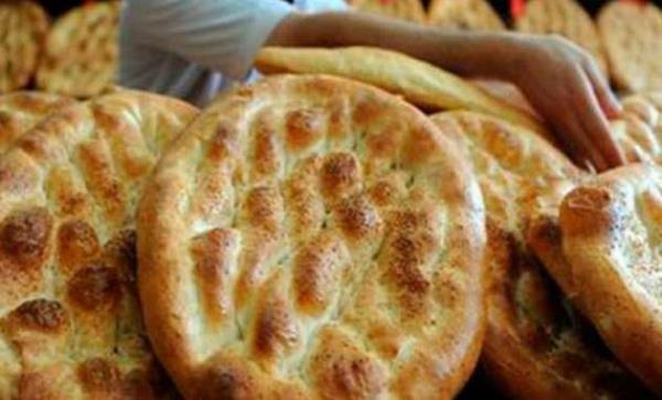 Do. Dr. Duygu briim, geleneksel lezzetlere kar da dikkatli olunmas gerektiini belirterek, "Ramazan pidesi ok sevilen geleneksel bir lezzet, hele de frndan yeni kmsa. Her iftarda deil; ama birka gnde bir sofrada bulundurmak dier zamanlarda tam buday ekmeini tercih etmek kurtarc olabilir. Her akam tatl yemeyin, kendinizi belli gnler iin dllendirin ve o akamlarda iftar yemekleri daha hafif olsun