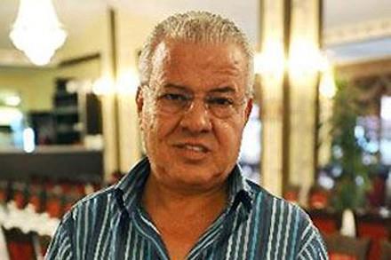 nl restoran zinciri Ziya ark Sofrasnn sahibi Ziya Bingl 9 Nisan 2012 tarihinde alma odasnda kafasna skt tek kurunla hayatna son verdi.