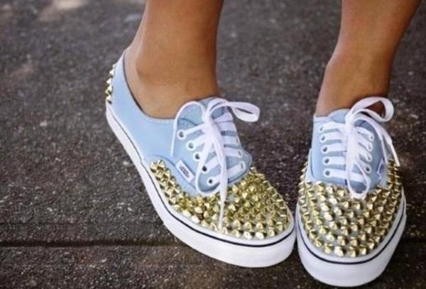 Bez pabularn temizlenmesi sorun oluyor ise pabular bir yastk klfnn ierisine koyun. Klfn azn kapayn ve amar makinasnda ykayn. Yeni gibi olacaklardr.