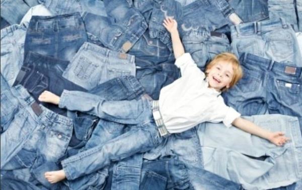 Yalnzca Jeanleriniz... amar makinenizde yalnzca jeanlerinizi bir arada ykayn. Yalnz makineye 4'ten fazla jean atmamaya zen gsterin.